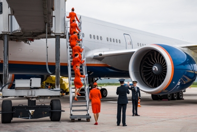 Стюардессы Илья Аверьянов, ИА PrimaMedia