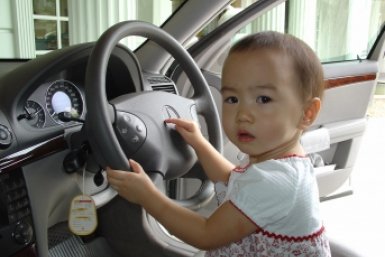 Ребенка нужно перевозить в специальном кресле Photo by form PxHere