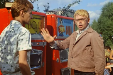 Тематическое фото Скриншот кадра из фильма &quotОперация &quotЫ&quot и другие приключения Шурика&quot (12+), 1965 год