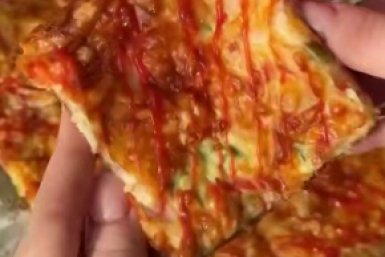 Мягкая, сочная и всегда получается: рецепт быстрой пиццы с ветчиной, огурчиками и помидорами телеграм-канал &quotРецепты 🧑‍🍳| Десерты Супы Закуски&quot (12+). 