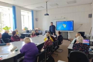 В Ангарске старшее поколение посещает курсы компьютерной грамотности Пресс-служба администрации АГО