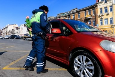 Сотрудник ДПС Евгений  Кулешов, ИА PrimaMedia.ru