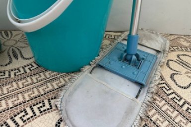 Мытье полов ИА SevastopolMedia.ru