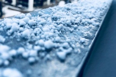 Что будет собственнику балкона в Москве, где с козырька упал снег и убил ребенка pxhere.com