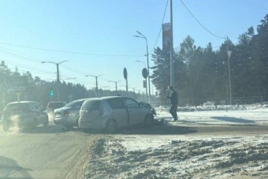 Две легковушки жестко столкнулись в Ангарске тг-канал (18+) &quotДТП 38RUS&quot