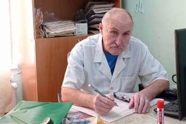 Выдающийся врач Сергей Царьков из Ангарска награжден Медалью Луки Крымского Тг-канал (18+) губернатора Иркутской области