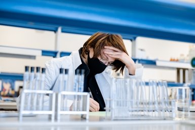 Ученые добыли изо льда древние бактерии, которые не берет ни один антибиотик Пресс-служба ДВФУ