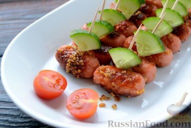 Фуршетный хит: мини-сосиски на шпажках с хрустящим огурцом и французской горчицей russianfood.com