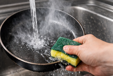 Эту ошибку на Масленицу совершают почти все — и портят сковороды Kandinsky by Sber AI (18+)