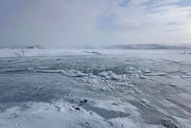 На Ольхоне обнаружена ещё одна трещина на ледовой переправе Пресс-служба облправительства