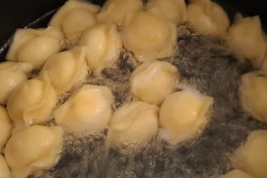 1 ложка на кастрюлю — и пельмени не разварятся: даже магазинные полуфабрикаты превзойдут ожидания ИА KrasnodarMedia.ru