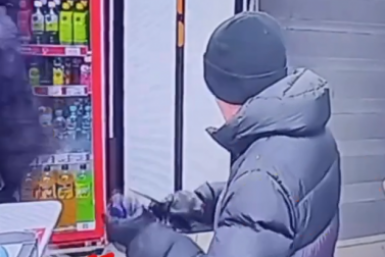 Мужчина размахивал кухонным ножом в ТЦ &quotОлимпиада&quot в Ангарске Тг-канал (18+) &quotНОВОСТИ🔹АНГАРСКА&quot