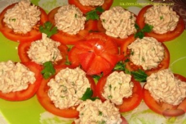 Готовим в Пост: вкуснейшая закуска из фасолевого паштета на помидорах russianfood.com