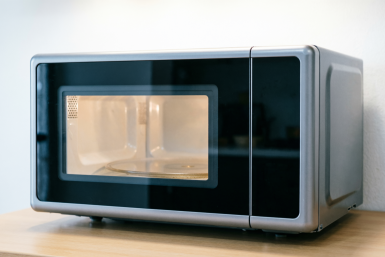 Тематическое фото Qwen (18+)