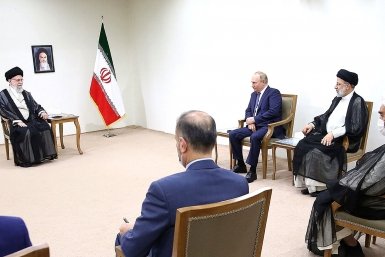 Встреча Владимира Путина и Али Хаменеи в 2022 году Фото Информационного бюро Верховного руководителя Ирана