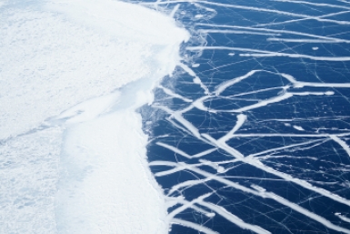 Лед зимнего Байкала Владислав Костин, ИА IrkutskMedia