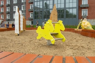 Точечная застройка, высотка, дом, жилье, квартира, окна, детская площадка, дети Юлия Матреницкая, ИА AmurMedia.ru