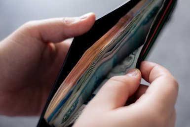 Минтруд напомнил, как оплачивается работа в праздничные дни Илья Аверьянов, ИА PrimaMedia.ru