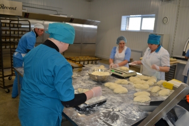 Для женщин в России сокращают рабочий день на два часа в пятницу Марина  Померанцева , ИА EAOMedia