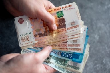 Пенсионеры и многодетные смогут получать часть денег за бензин обратно Илья Аверьянов, ИА PrimaMedia.ru