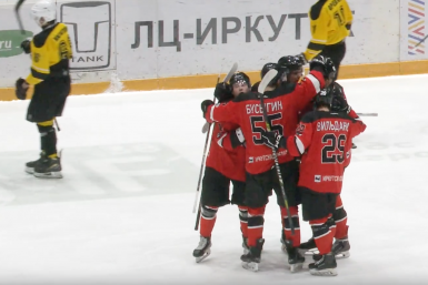 ХК &quotЕрмак&quot продолжает одерживать победы в серии домашних матчей в Ангарске Скриншот кадра из записи матча меду ХК &quotЕрмак&quot и ХК &quotДизелист&quot