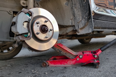 Менять колесо в автошколах не научат: эксперт объяснил почему Илья Аверьянов, ИА PrimaMedia.ru