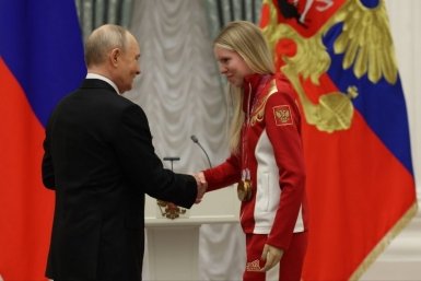 Президент РФ наградил Варвару Ворончихину из Байкальска орденом Дружбы Официальный сайт президента России