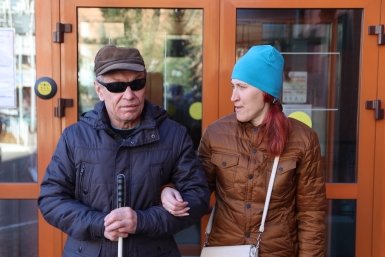 Умный помощник помогает незрячим людям передвигаться без посторонней помощи Даниил Почекунин, ИА IrkutskMedia