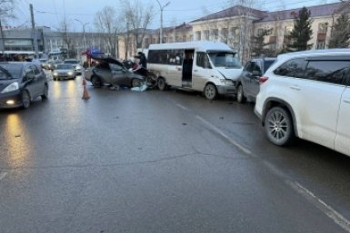 Один человек погиб и 21 получил травмы в ДТП в Иркутске и районе