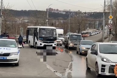 В Иркутске рейсовый автобус насмерть сбил 78-летнего пешехода