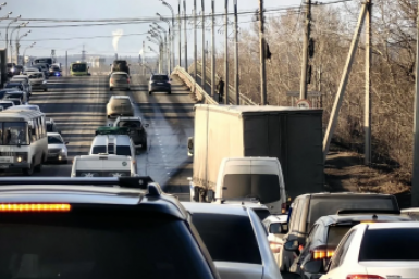 Многокилометровая пробка образовалась от центра Иркутска в сторону Ленинского района