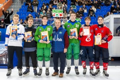 Финал юниорского чемпионата России по хоккею с мячом стартует в Иркутске Пресс-служба правительства Иркутской области
