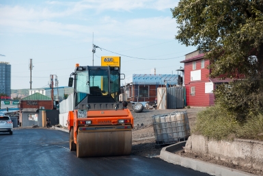Оперативно и без пробок: рабочие устраняют ямы литым асфальтом на магистралях Иркутска Илья Аверьянов, ИА PrimaMedia