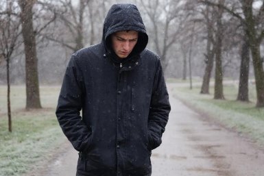 Дождь со снегом создано при помощи ИИ