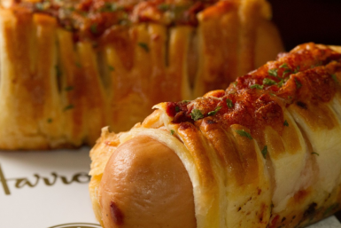 Простейшие сосиски в тесте на скорую руку — вкуснее, чем в пекарне