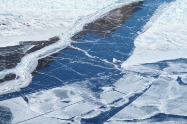 Ученые приступили к обработке данных после зимних исследований на Байкале