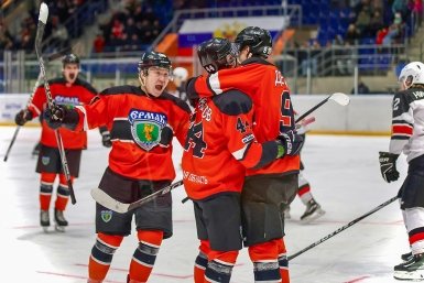 ХК "Ермак" из Ангарска одержал победу в третье матче над "Эко-Нива Бобров"