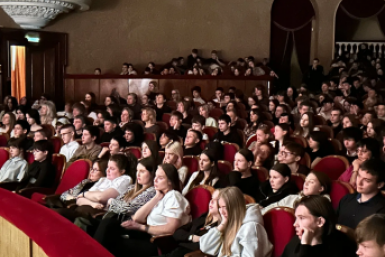 Более 500 молодых жителей Ангарска увидели спектакль о разрушительной силе алкоголя