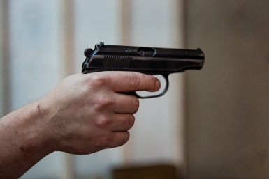 В Братске 16-летний подросток выстрелил в автобус из пневматики