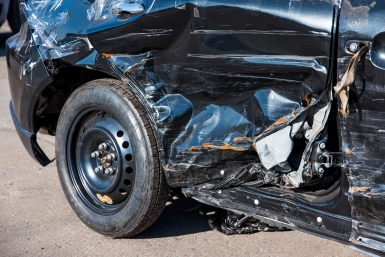 В Братском районе пьяный 16-летний угонщик разбил авто и сбежал с места ДТП