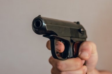 Конфликт между двумя жителями Ангарска перерос в стрельбу из "травмата"