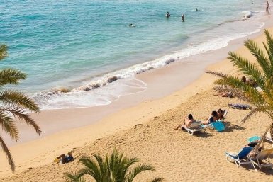 Вместо Мальдив и Турции: "безвиз", голубое море и отсутствие шума – райское местечко