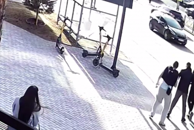 Парень расстрелял остановку в Иркутске