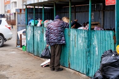 Что нельзя кидать в мусорный бак во дворе Евгений  Кулешов, ИА PrimaMedia.ru