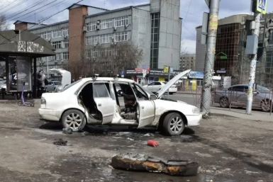 В Иркутске пьяный мужчина поджег автомобиль после отказа водителя в поездке