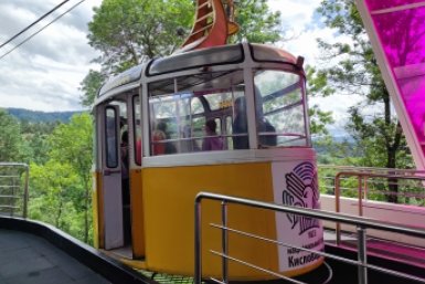 В Кисловодске закрыли канатную дорогу в нацпарке из-за сильного ветра