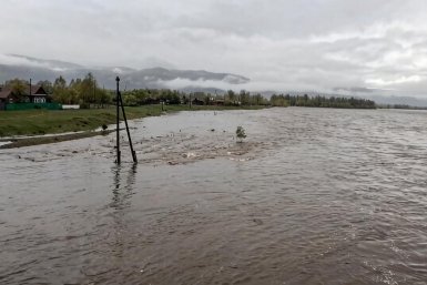 Жители сел сами покинули дома в тонущем селе в Бурятии