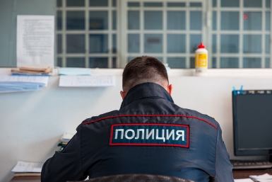 Промышляющую сбытом наркотиков пару задержали в Ангарске