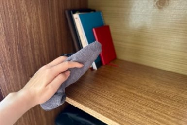 2 капли в таз — и пыль не ляжет до следующего года: мебель сияет, запах волшебный