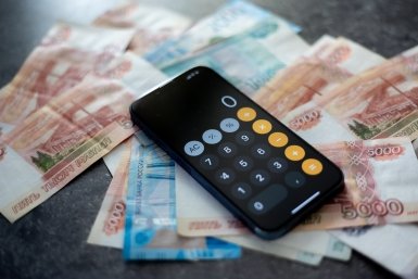 Что будет с рублём летом 2026-го: два сценария от ведущих аналитиков